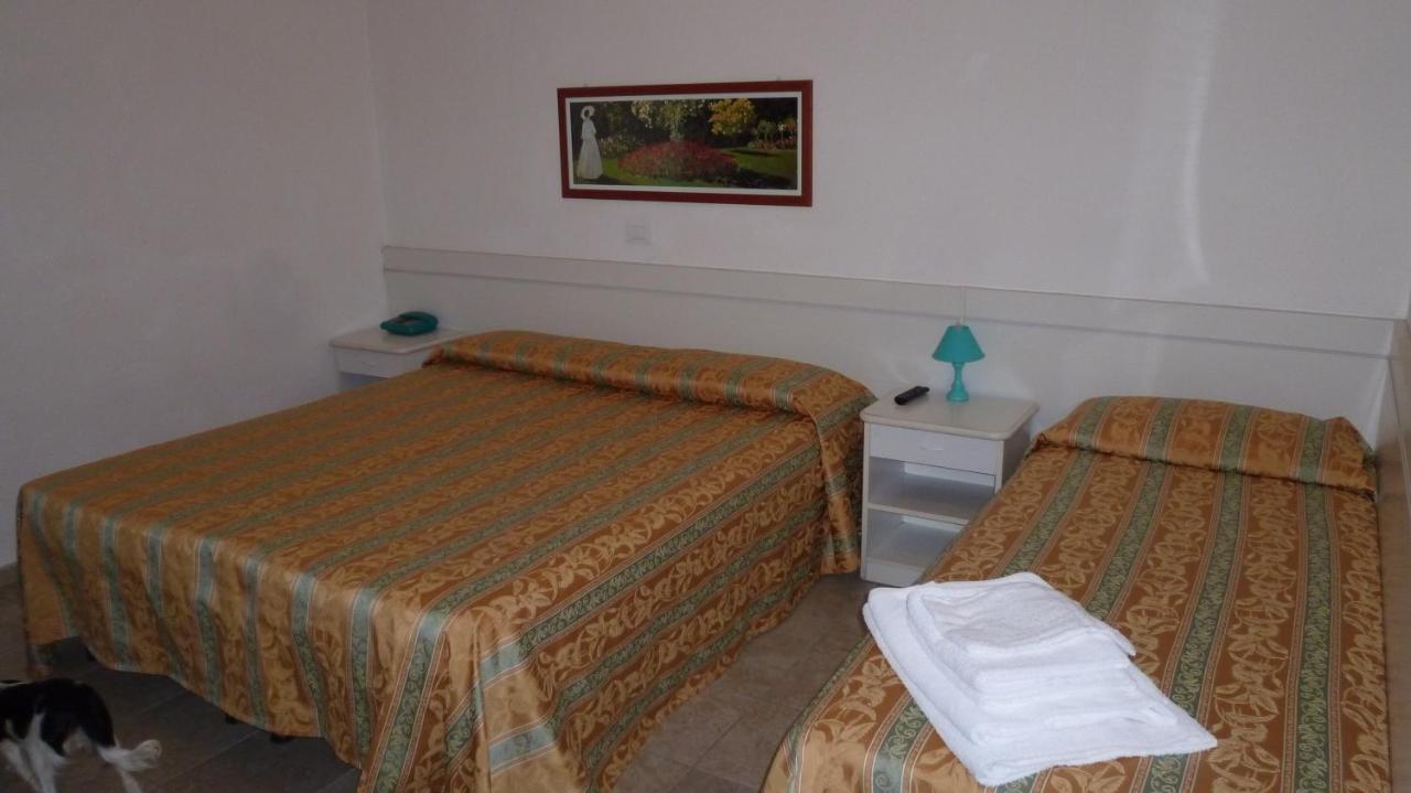 Hotel Zeus Lido Di Classe Room Only Ruang foto