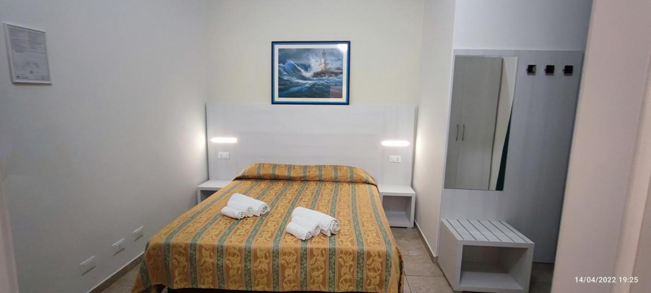 Hotel Zeus Lido Di Classe Room Only Bagian luar foto