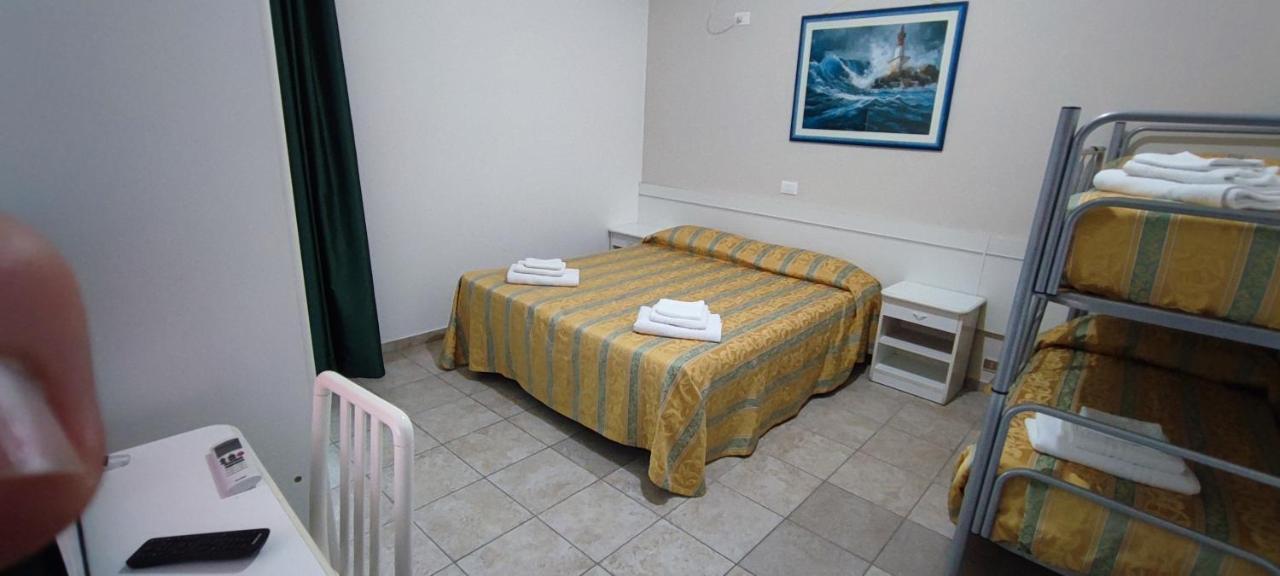 Hotel Zeus Lido Di Classe Room Only Bagian luar foto