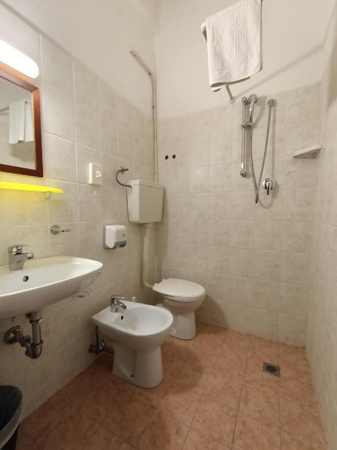 Hotel Zeus Lido Di Classe Room Only Bagian luar foto
