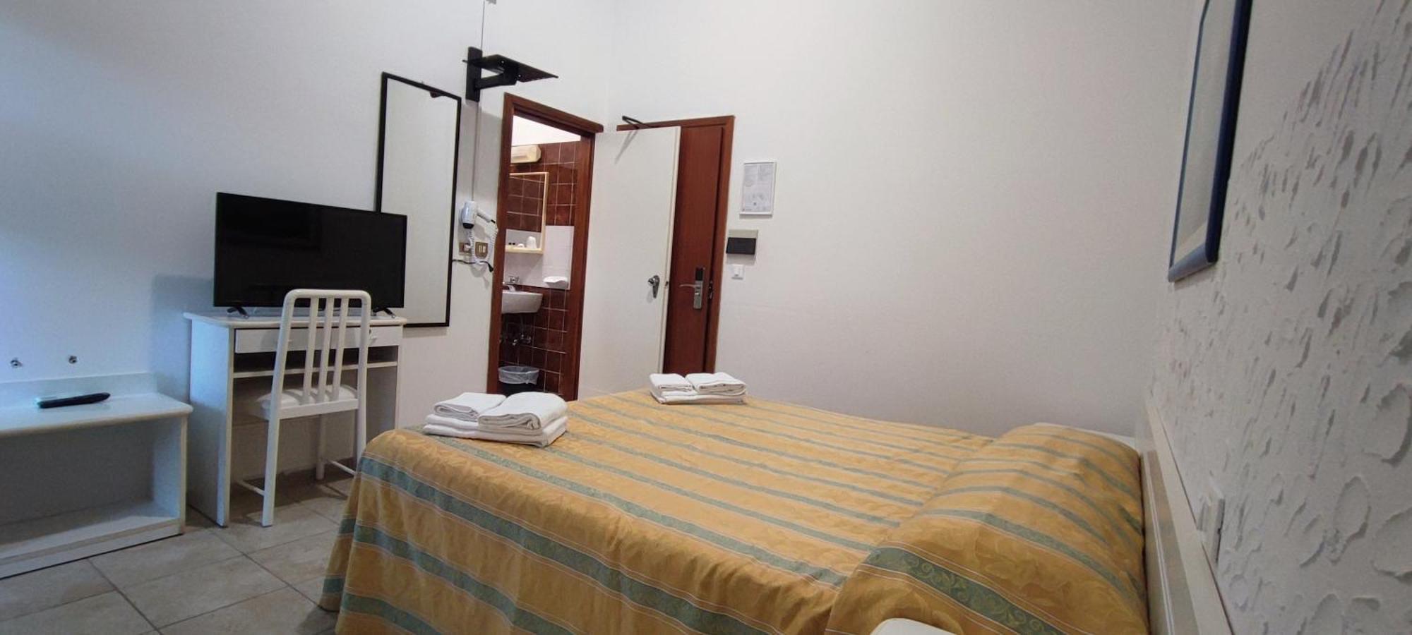 Hotel Zeus Lido Di Classe Room Only Bagian luar foto