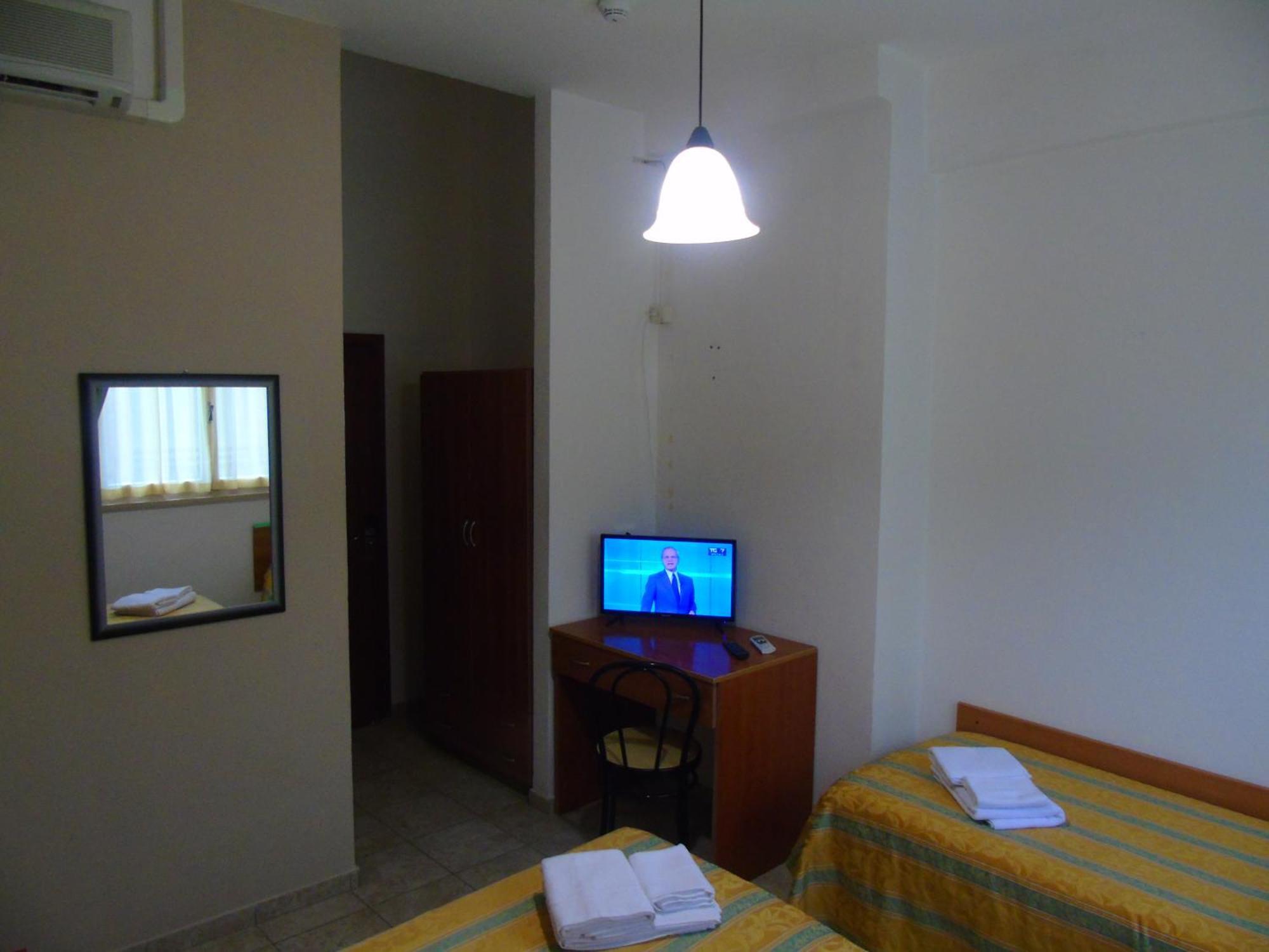 Hotel Zeus Lido Di Classe Room Only Bagian luar foto