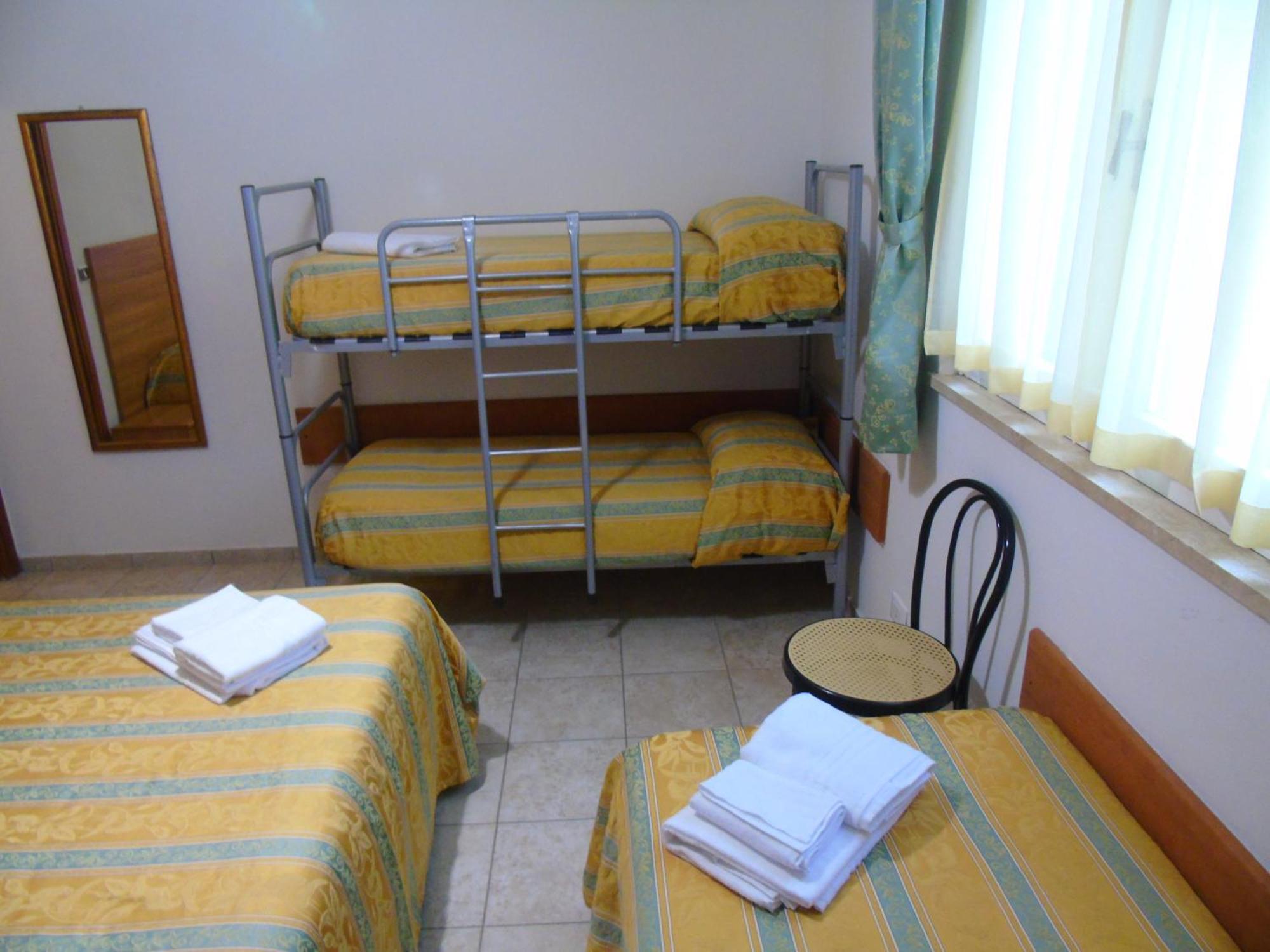 Hotel Zeus Lido Di Classe Room Only Bagian luar foto