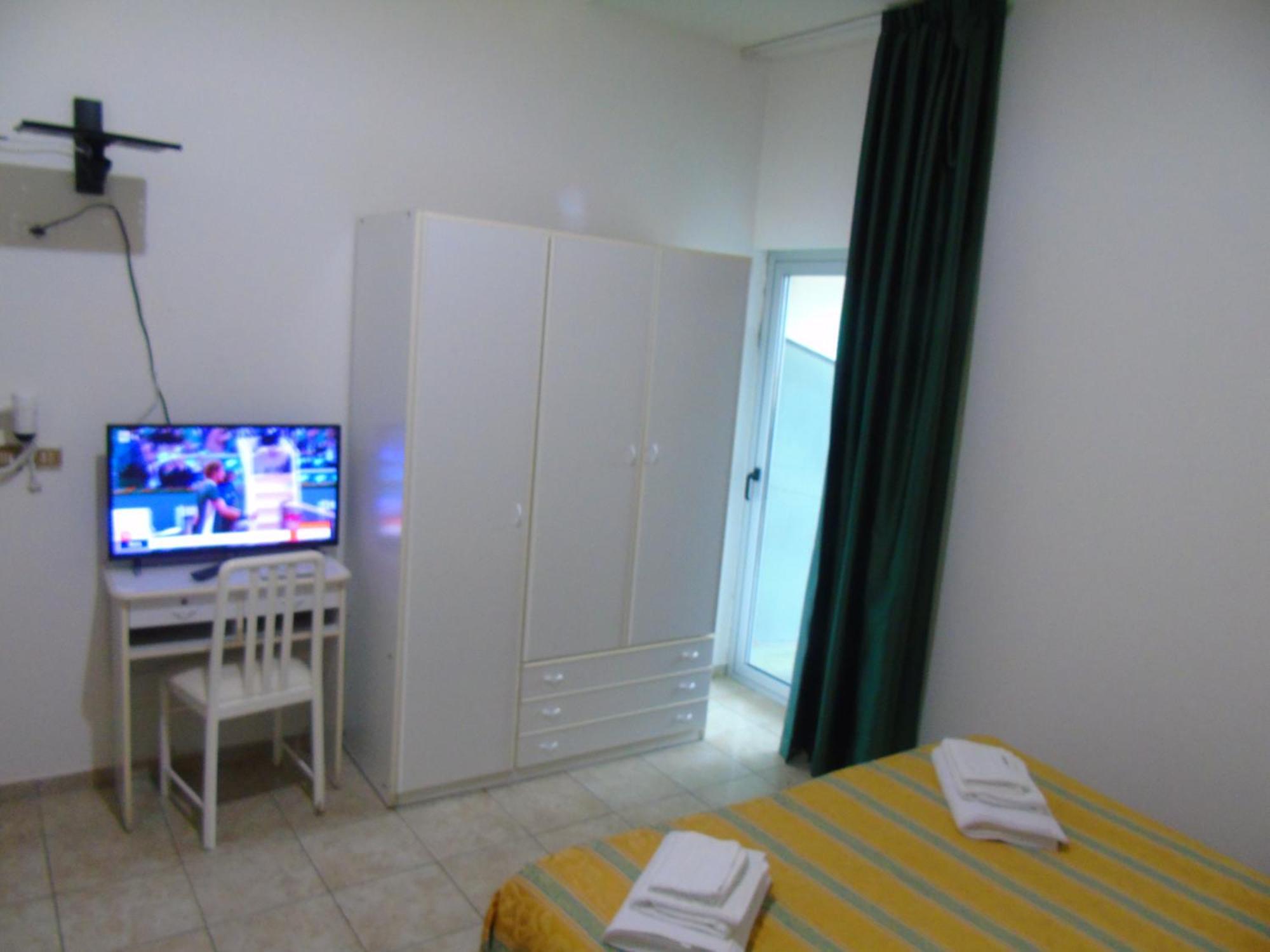 Hotel Zeus Lido Di Classe Room Only Bagian luar foto